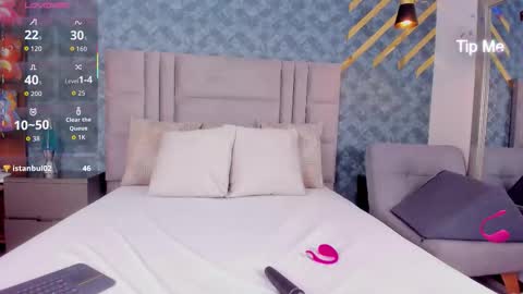 NiiaMoore online show from 10/16/25, 06:53