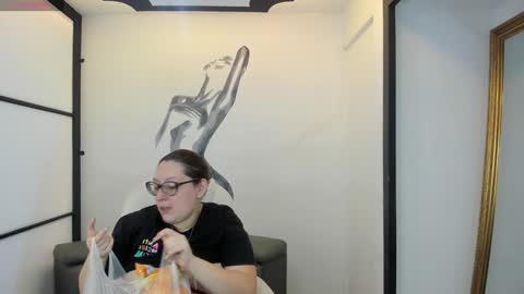 Anni online show from 01/31/25, 09:37