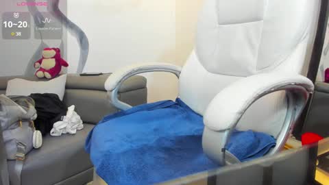 Anni online show from 02/09/25, 04:36