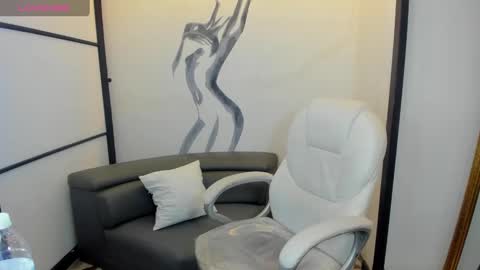 Anni online show from 02/12/25, 09:22