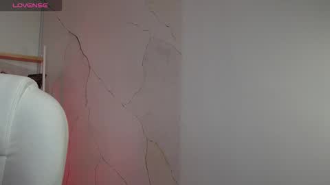 Anni online show from 11/27/25, 09:39