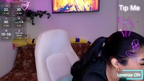 Nicolle Bustamante online show from 03/24/26, 06:24
