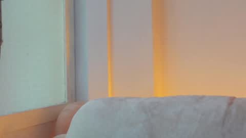 of Nylasweet online show from 12/03/25, 06:06