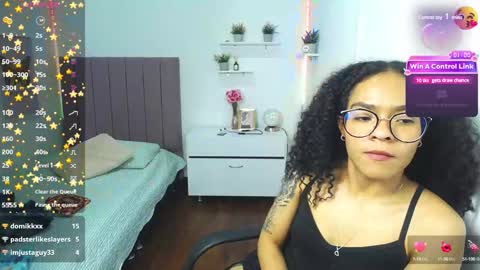 Snapshot of niina_lovee_ chatting on 12/06/24, 05:11 online show from 12/06/24, 05:11