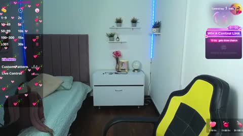 Snapshot of niina_lovee_ chatting on 12/07/24, 04:47 online show from 12/07/24, 04:47