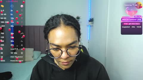 Snapshot of niina_lovee_ chatting on 12/09/24, 04:37 online show from 12/09/24, 04:37