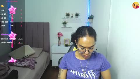 Snapshot of niina_lovee_ chatting on 12/23/24, 06:16 online show from 12/23/24, 06:16