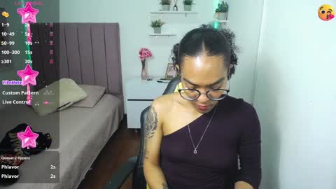 Snapshot of niina_lovee_ chatting on 12/24/24, 05:55 online show from 12/24/24, 05:55