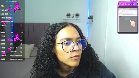 Snapshot of niina_lovee_ chatting on 12/27/24, 04:54 online show from 12/27/24, 04:54