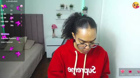 Snapshot of niina_lovee_ chatting on 01/09/25, 02:40 online show from 01/09/25, 02:40