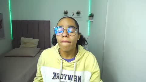 Snapshot of niina_lovee_ chatting on 01/13/25, 02:00 online show from 01/13/25, 02:00