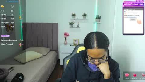 Snapshot of niina_lovee_ chatting on 02/08/25, 04:57 online show from 02/08/25, 04:57