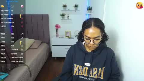 Snapshot of niina_lovee_ chatting on 02/11/25, 05:50 online show from 02/11/25, 05:50
