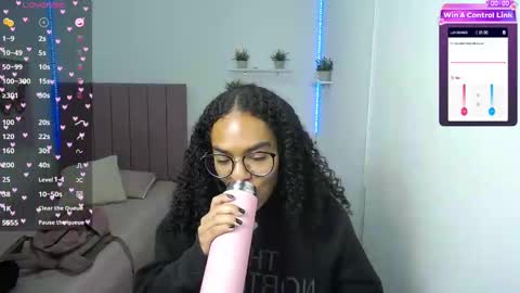 Snapshot of niina_lovee_ chatting on 02/17/25, 03:31 online show from 02/17/25, 03:31