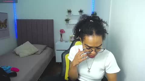 Snapshot of niina_lovee_ chatting on 03/07/25, 01:51 online show from 03/07/25, 01:51