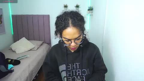 Snapshot of niina_lovee_ chatting on 03/10/25, 12:37 online show from 03/10/25, 12:37