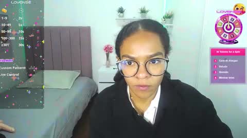 Snapshot of niina_lovee_ chatting on 09/16/25, 01:34 online show from 09/16/25, 01:34