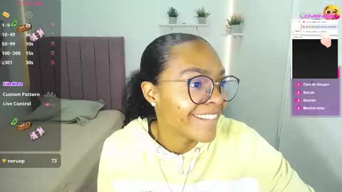 Snapshot of niina_lovee_ chatting on 09/19/25, 03:56 online show from 09/19/25, 03:56