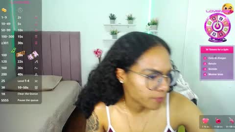 Snapshot of niina_lovee_ chatting on 09/23/25, 06:00 online show from 09/23/25, 06:00