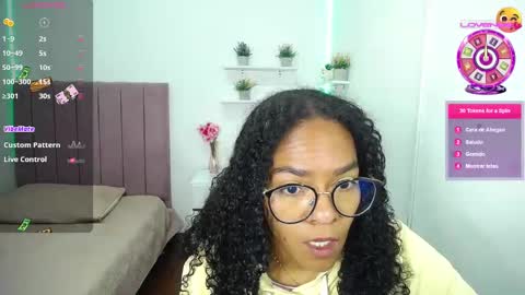 Snapshot of niina_lovee_ chatting on 09/25/25, 03:05 online show from 09/25/25, 03:05