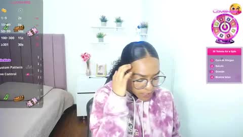 Snapshot of niina_lovee_ chatting on 09/29/25, 03:39 online show from 09/29/25, 03:39