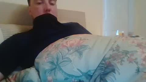 Snapshot of nijinsky11 chatting on 05/02/26, 04:01 Nijinsky11 online show from 05/02/26, 04:01