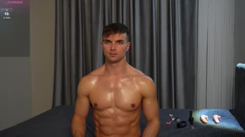 Snapshot of nik_sharp chatting on 11/17/25, 03:29 Nik online show from 11/17/25, 03:29