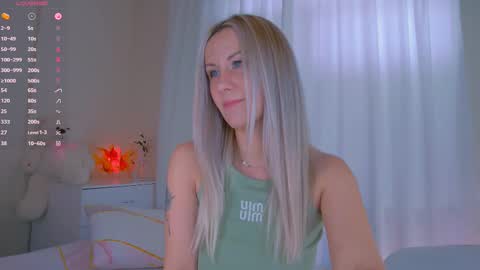 Snapshot of nika_bloom chatting on 10/07/25, 06:32 Nika Bloom online show from 10/07/25, 06:32