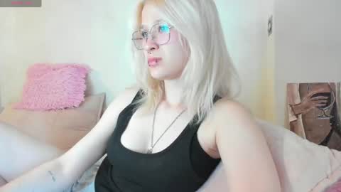 Snapshot of nika_sm chatting on 07/01/26, 01:29 Nika Sm online show from 07/01/26, 01:29