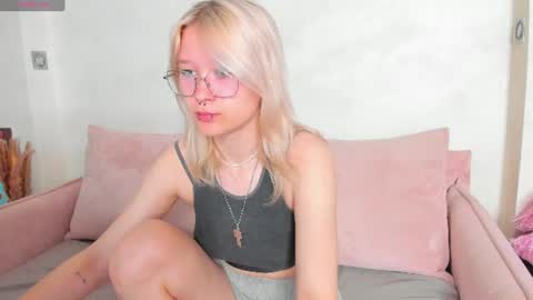 Snapshot of nika_sm chatting on 07/15/26, 09:03 Nika Sm online show from 07/15/26, 09:03