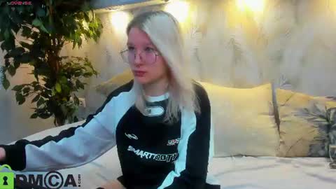 Snapshot of nika_sm chatting on 08/06/26, 09:22 Nika Sm online show from 08/06/26, 09:22