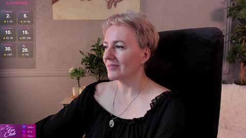 Snapshot of nika_smit chatting on 12/14/24, 03:04 Nika online show from 12/14/24, 03:04