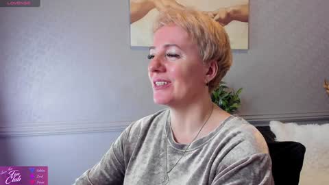 Snapshot of nika_smit chatting on 12/23/24, 01:03 Nika online show from 12/23/24, 01:03