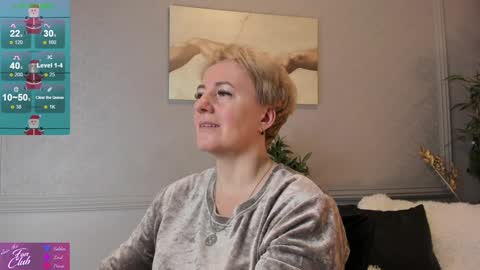 Snapshot of nika_smit chatting on 12/25/24, 11:33 Nika online show from 12/25/24, 11:33