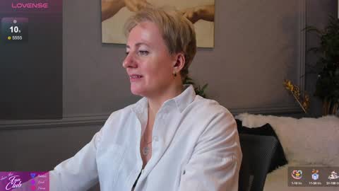 Snapshot of nika_smit chatting on 01/10/25, 12:58 Nika online show from 01/10/25, 12:58