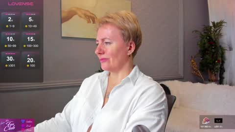 Snapshot of nika_smit chatting on 01/11/25, 08:43 Nika online show from 01/11/25, 08:43