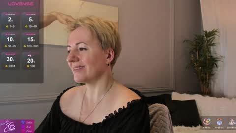 Snapshot of nika_smit chatting on 01/19/25, 11:34 Nika online show from 01/19/25, 11:34