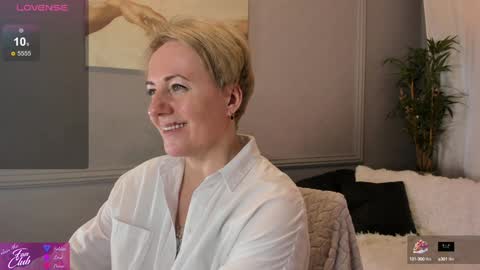 Snapshot of nika_smit chatting on 01/19/25, 02:38 Nika online show from 01/19/25, 02:38