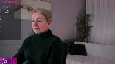 Snapshot of nika_smit chatting on 01/25/25, 05:18 Nika online show from 01/25/25, 05:18