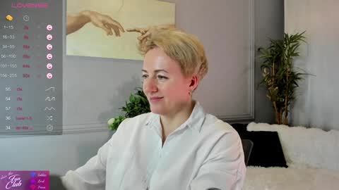 Snapshot of nika_smit chatting on 01/26/25, 08:14 Nika online show from 01/26/25, 08:14