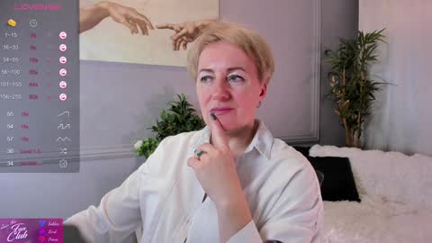 Snapshot of nika_smit chatting on 01/26/25, 11:17 Nika online show from 01/26/25, 11:17