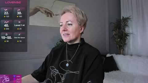 Snapshot of nika_smit chatting on 02/01/25, 06:10 Nika online show from 02/01/25, 06:10