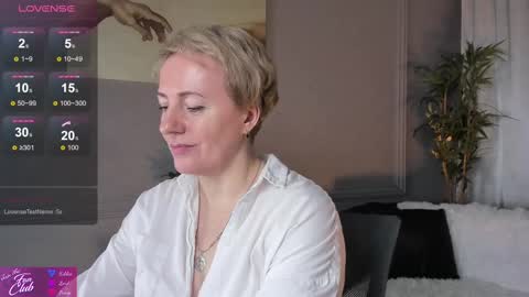 Snapshot of nika_smit chatting on 02/09/25, 08:11 Nika online show from 02/09/25, 08:11