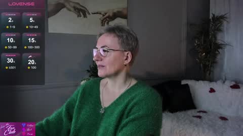 Snapshot of nika_smit chatting on 02/14/25, 05:41 Nika online show from 02/14/25, 05:41