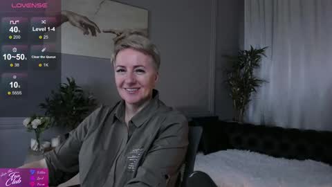 Snapshot of nika_smit chatting on 02/21/25, 09:45 Nika online show from 02/21/25, 09:45