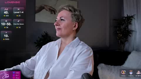 Snapshot of nika_smit chatting on 02/23/25, 11:55 Nika online show from 02/23/25, 11:55