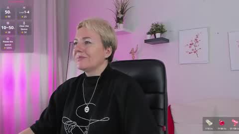 Snapshot of nika_smit chatting on 10/10/25, 10:14 Nika online show from 10/10/25, 10:14