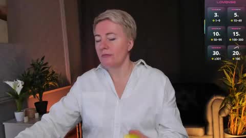 Snapshot of nika_smit chatting on 04/18/26, 05:22 Nika online show from 04/18/26, 05:22