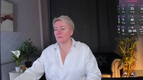 Snapshot of nika_smit chatting on 04/19/26, 06:35 Nika online show from 04/19/26, 06:35