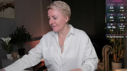 Snapshot of nika_smit chatting on 04/24/26, 09:12 Nika online show from 04/24/26, 09:12